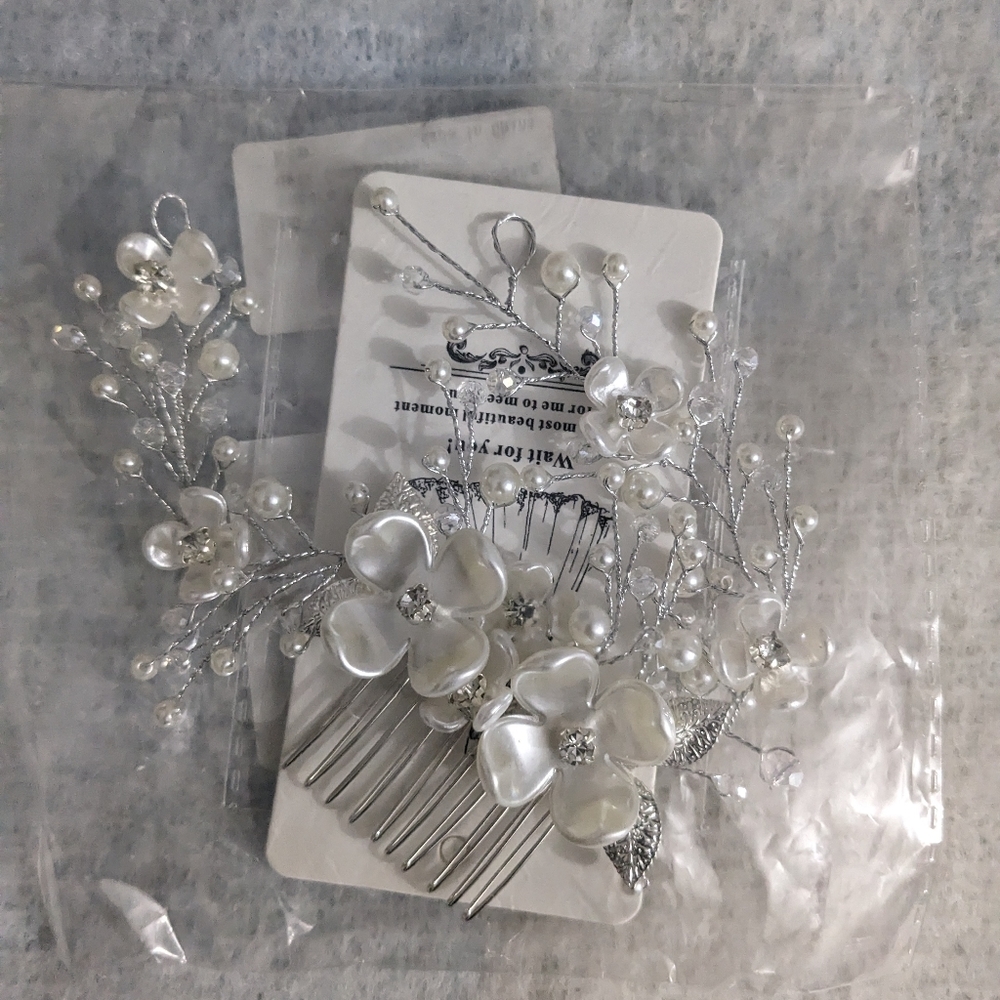 Bridal Hair Clip/Comb. White. NWT